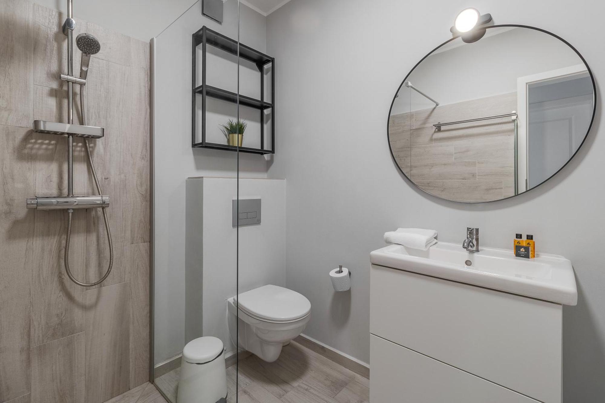 Ceyrat Flat Apartment Oradea Ngoại thất bức ảnh
