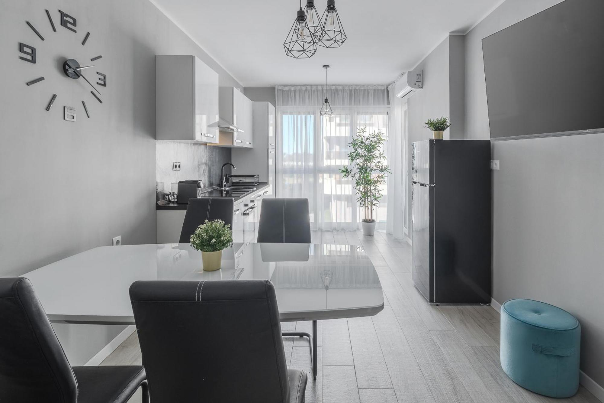 Ceyrat Flat Apartment Oradea Ngoại thất bức ảnh